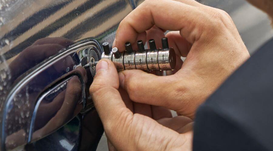 Professional gutter cleaning in Basin, WY